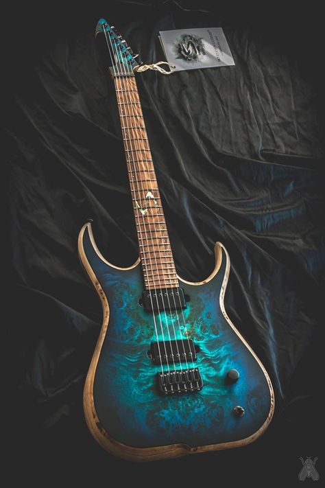 Another piece of art from Skervesen guitars. 