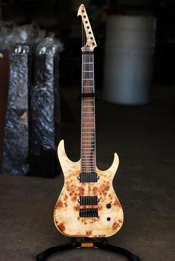My god what is that wood used for the guitar body? 